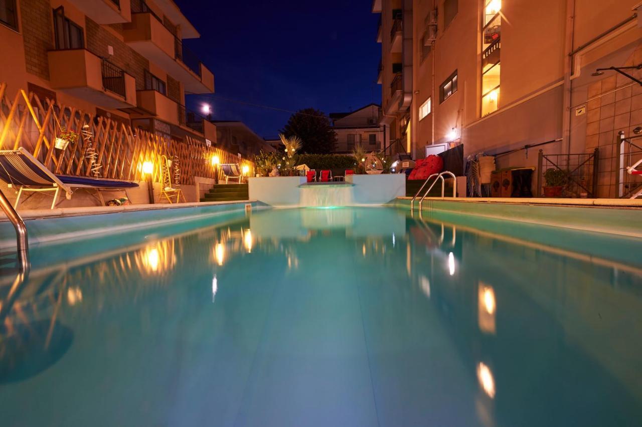 Hotel A Casa Nostra Rimini Exteriör bild