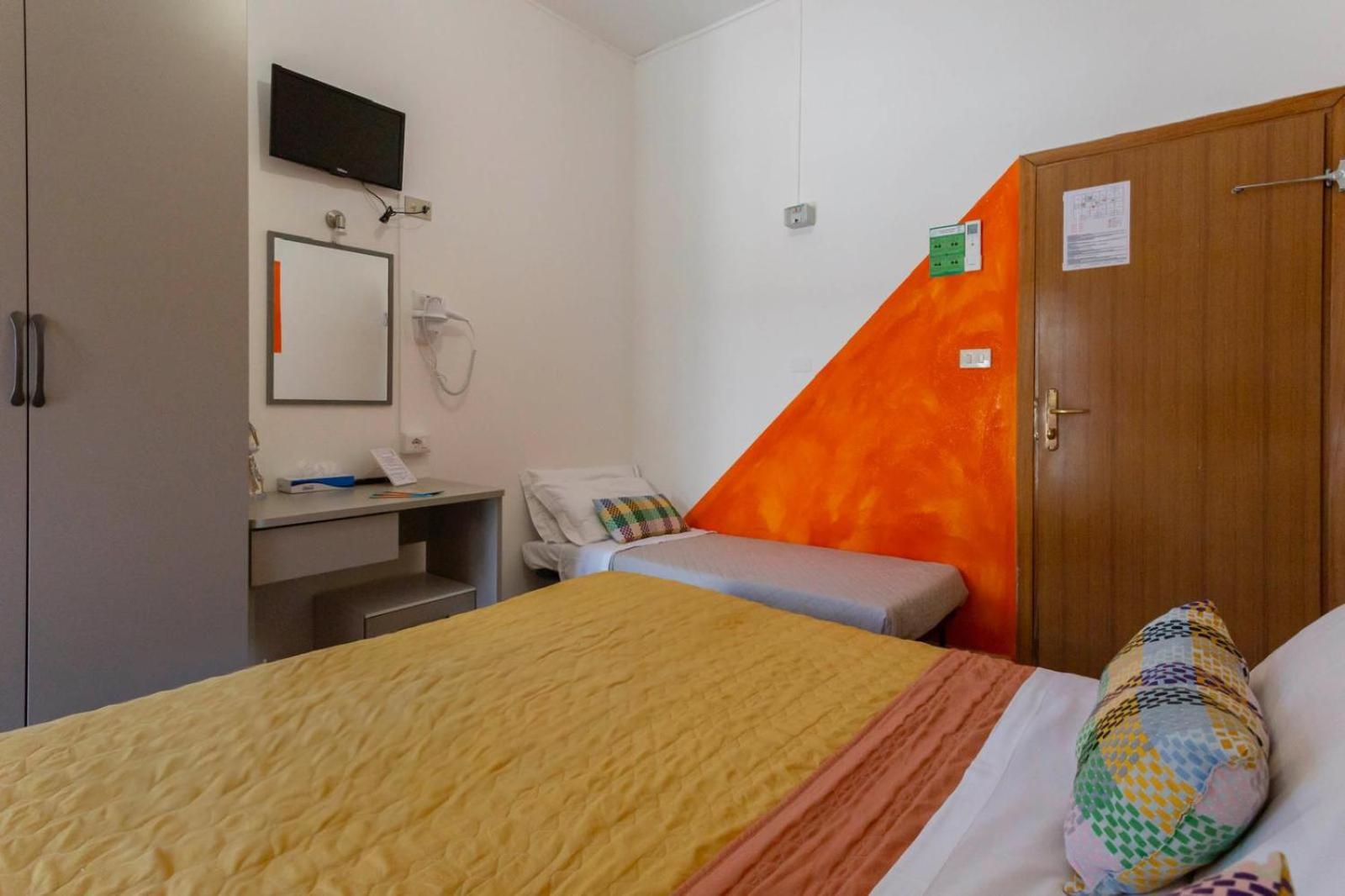 Hotel A Casa Nostra Rimini Exteriör bild