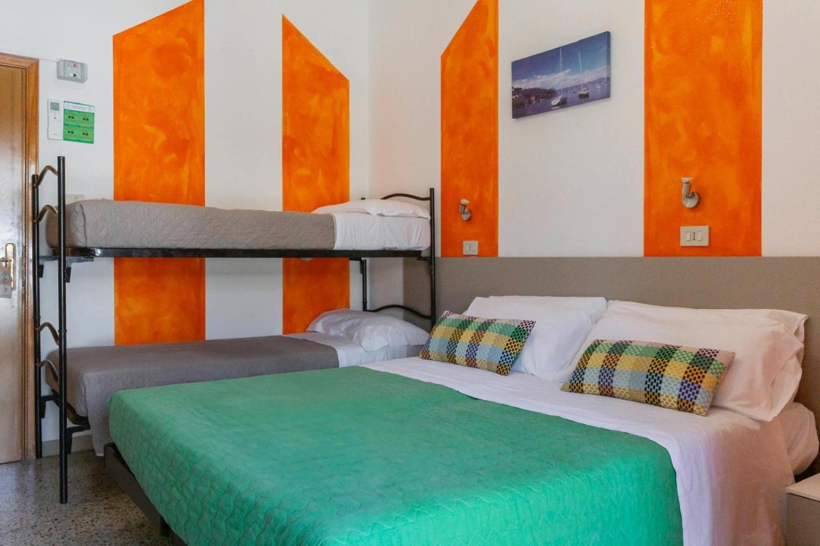 Hotel A Casa Nostra Rimini Exteriör bild